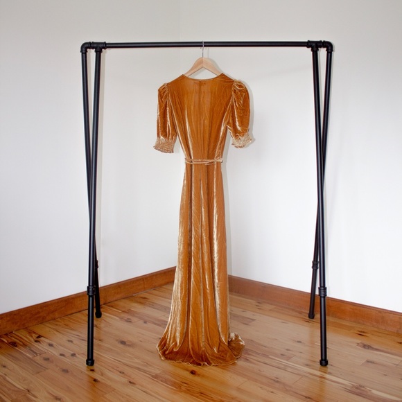 Reformation Peonie Dress (Gold) - Picture 3 of 4